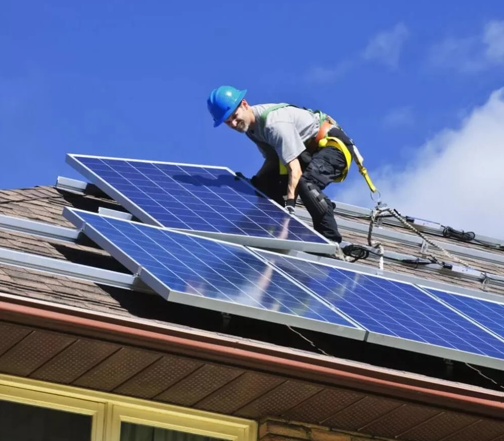 Expert solar technician